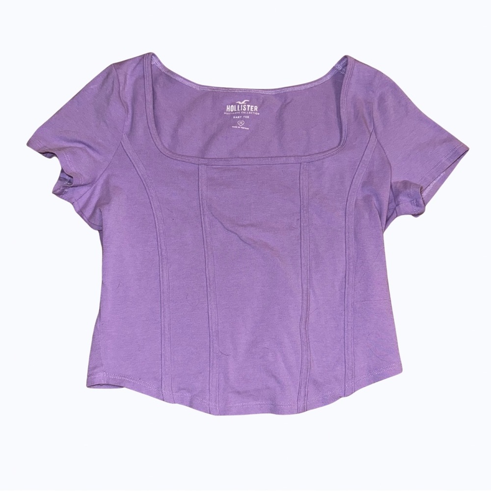 5️⃣Hollister Lavender Baby Tee